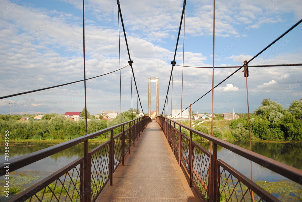 Obraz premium подвесной мост