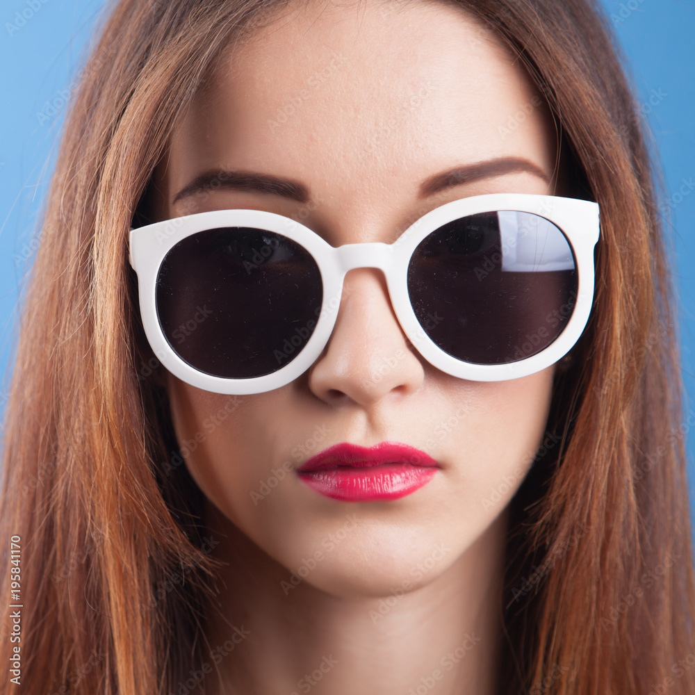 Beautiful young girl wear sunglasses Beautiful young girl wear sunglasses