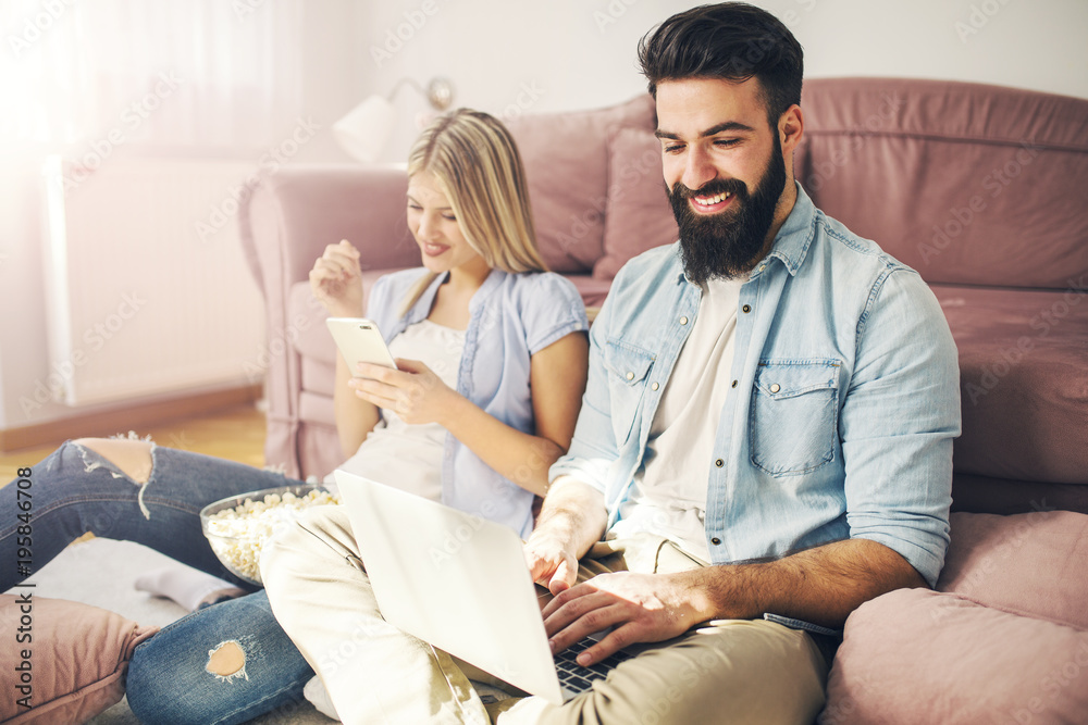 Obraz premium Couple at home