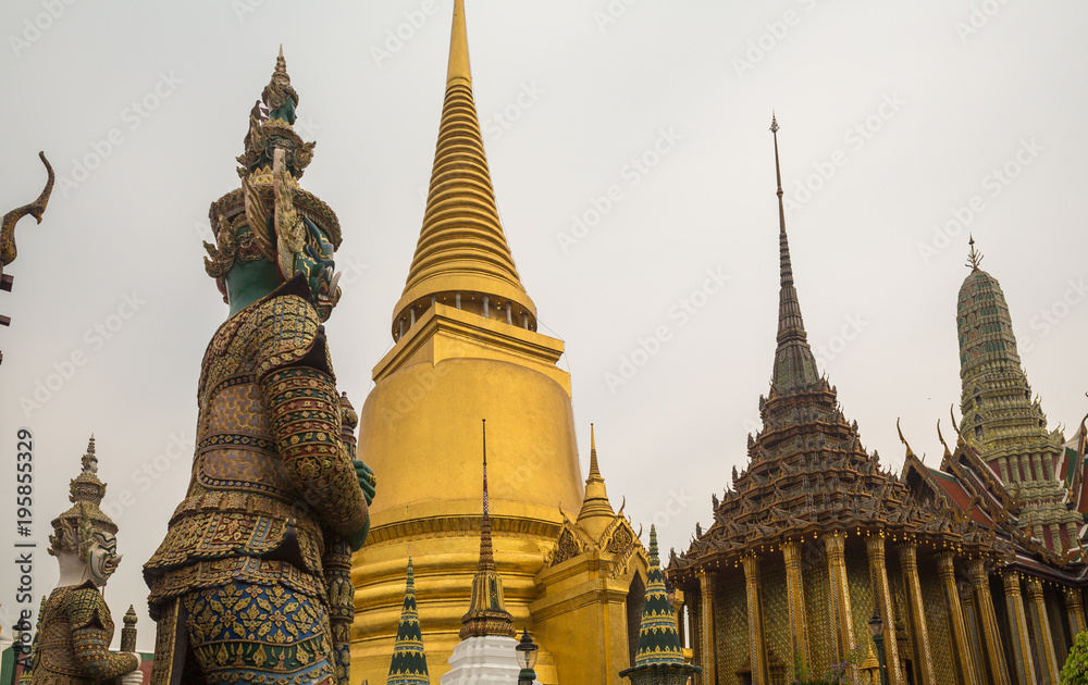 Phra Siratani Chedi in Bangkok