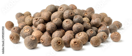Tela dried allspice isolated on white background