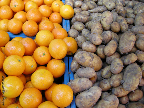Orangen und Kartoffeln