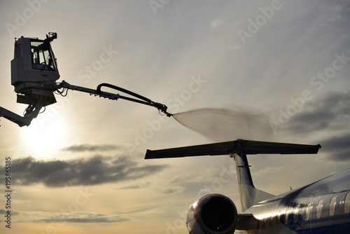 Deicing of airplane Embraer erj 145