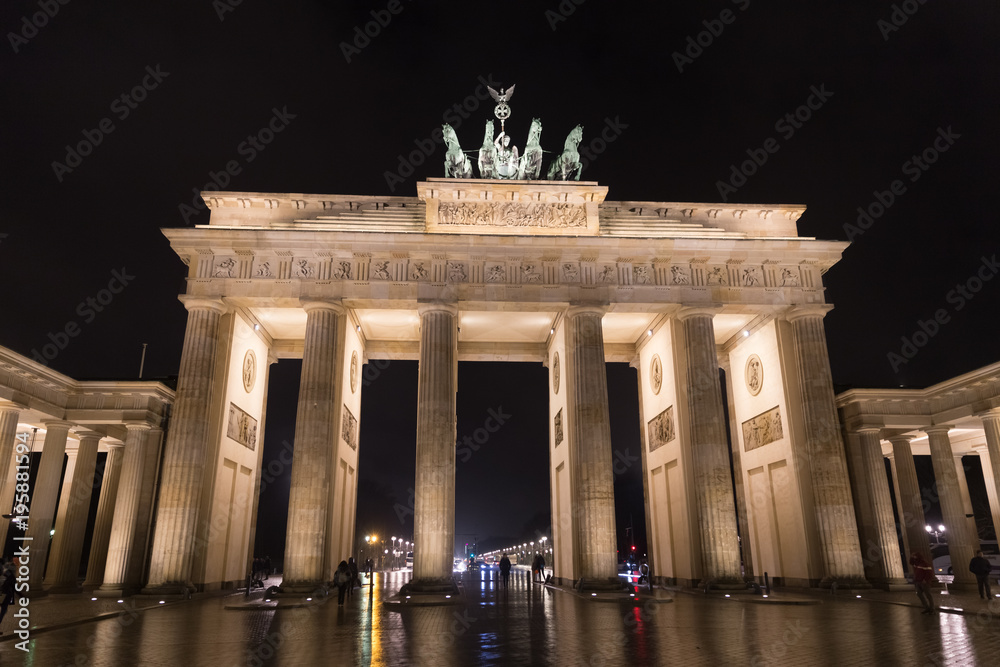Fototapeta premium Brandenburg Gate in Berlin, Germany