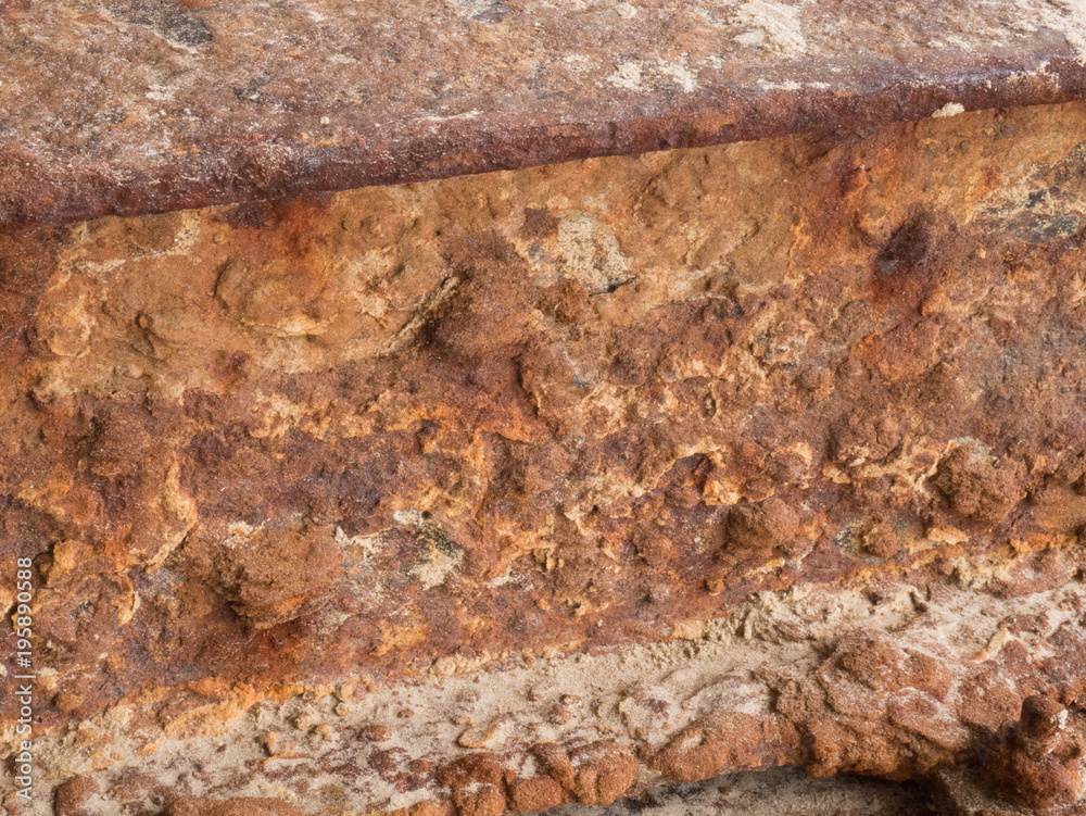 Poutrelle rouillée, points de corrosion Poutrelle rouillée, points de corrosion