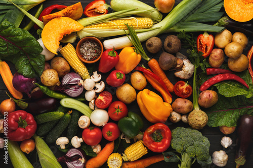 Fototapeta Naklejka Na Ścianę i Meble -  Colorful fresh organic vegetables background