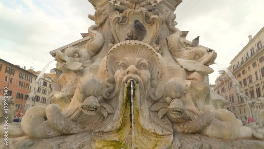 17026_The_statues_on_the_fountain_in_the_city_of_Rome_in_Italy.mov