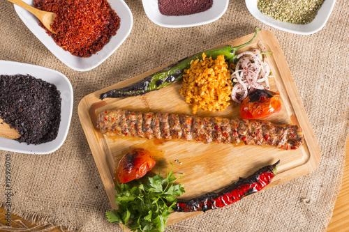 Fotografia turkish adana kebab on the wooden