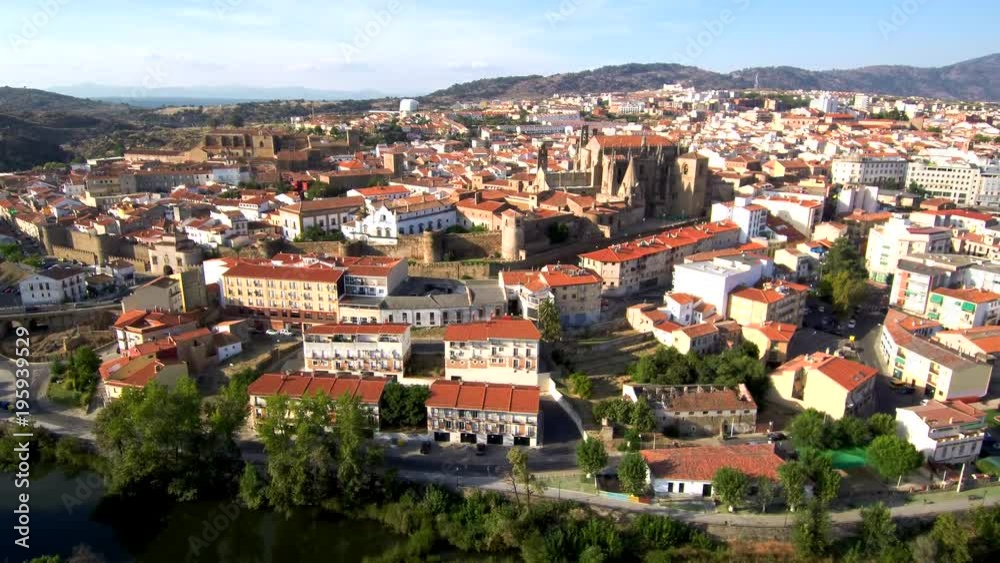 Drone en Plasencia, ciudad y municipio español de la provincia de Cáceres, situada en el norte de la comunidad autónoma de Extremadura (España) Video aereo con Dron Drone en Plasencia, ciudad y municipio español de la provincia de Cáceres, situada en el norte de la comunidad autónoma de Extremadura (España) Video aereo con Dron