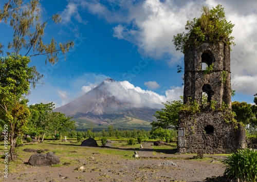 Mount Mayon, Albay, Philippines photo