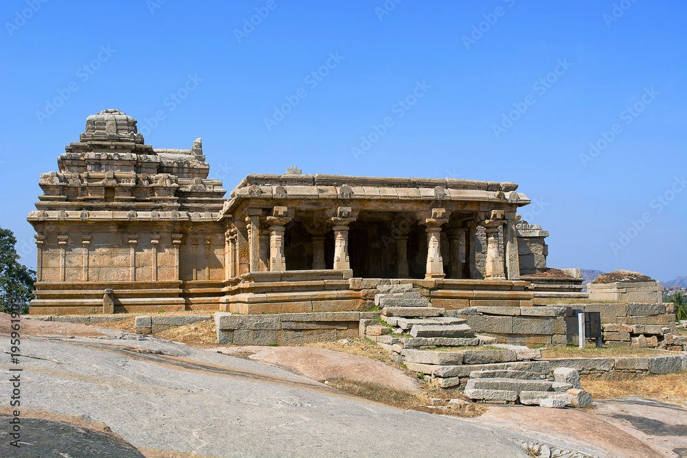 Shiva temple, Hemakuta Hill, Hampi, Karnataka, India