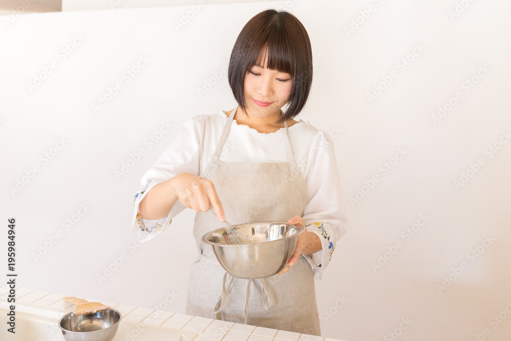 洋菓子作りイメージ かき混ぜ