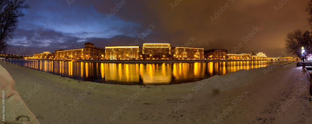 Night panorama of Moscow River