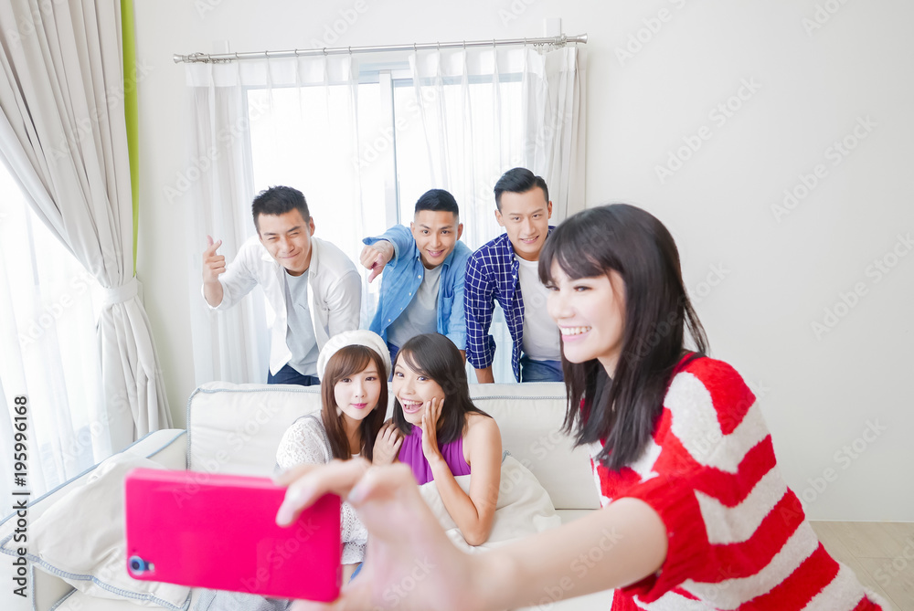 Fototapeta premium young people selfie happily