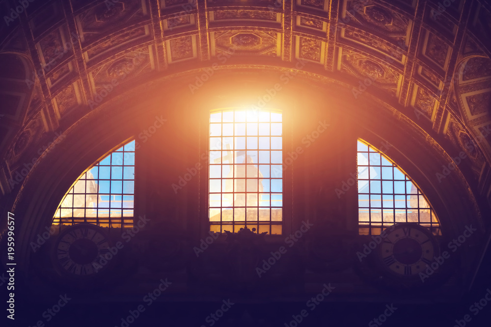 Naklejka premium Light through the beautiful arched window in the church