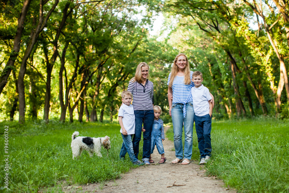 Fototapeta premium Happy family photosession