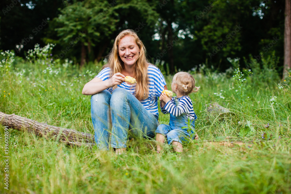Fototapeta premium Snack on the nature