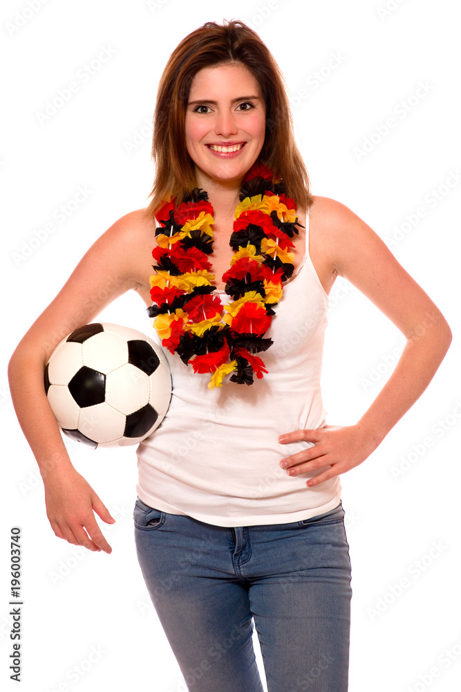 Junge Frau mit Deutschland-Blütenkette und Fußball Junge Frau mit Deutschland-Blütenkette und Fußball