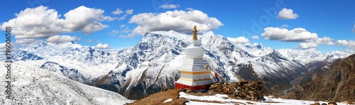 Fotografia Annapurna range with stupa