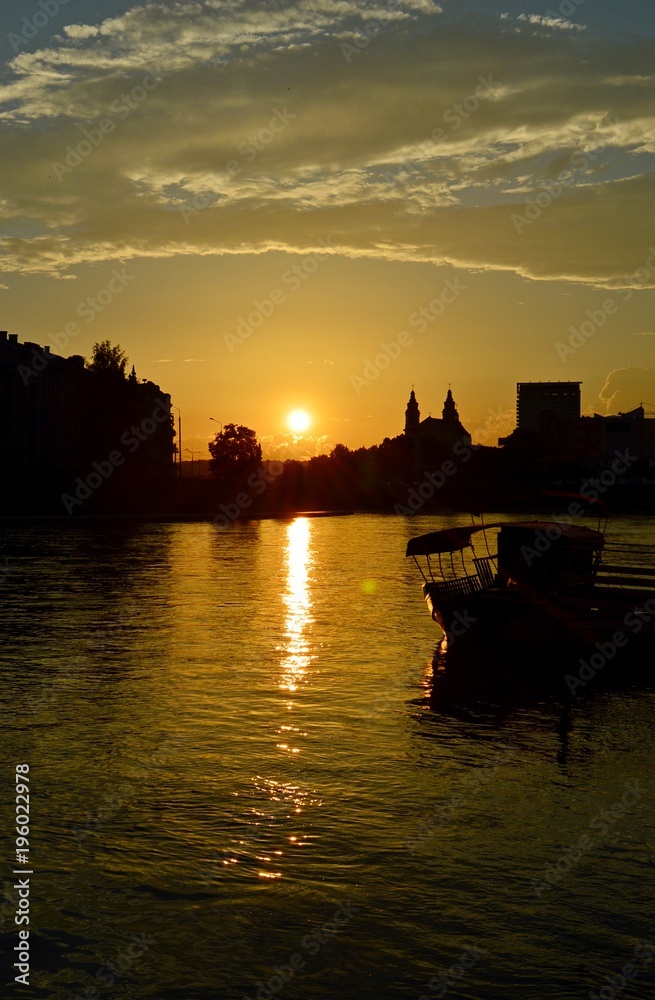Fototapeta premium Golden sunset in Vilnius