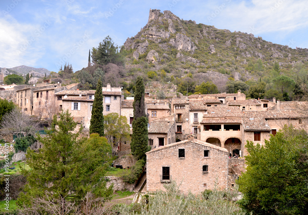 Village de Saint-Guilhem-le-Désert. Près de Montpellier. Sud de la France. Région Occitanie. Chemin de Saint-Jacques-de-Compostelle.