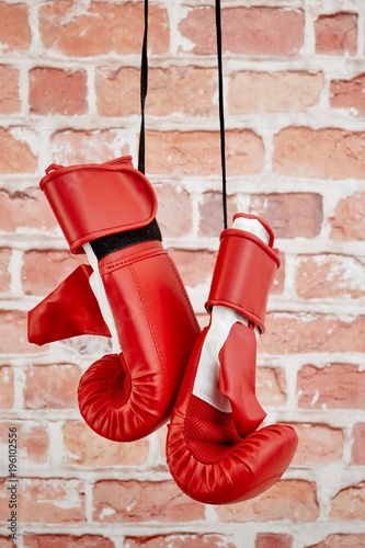 Boxing Gloves © Kitch Bain