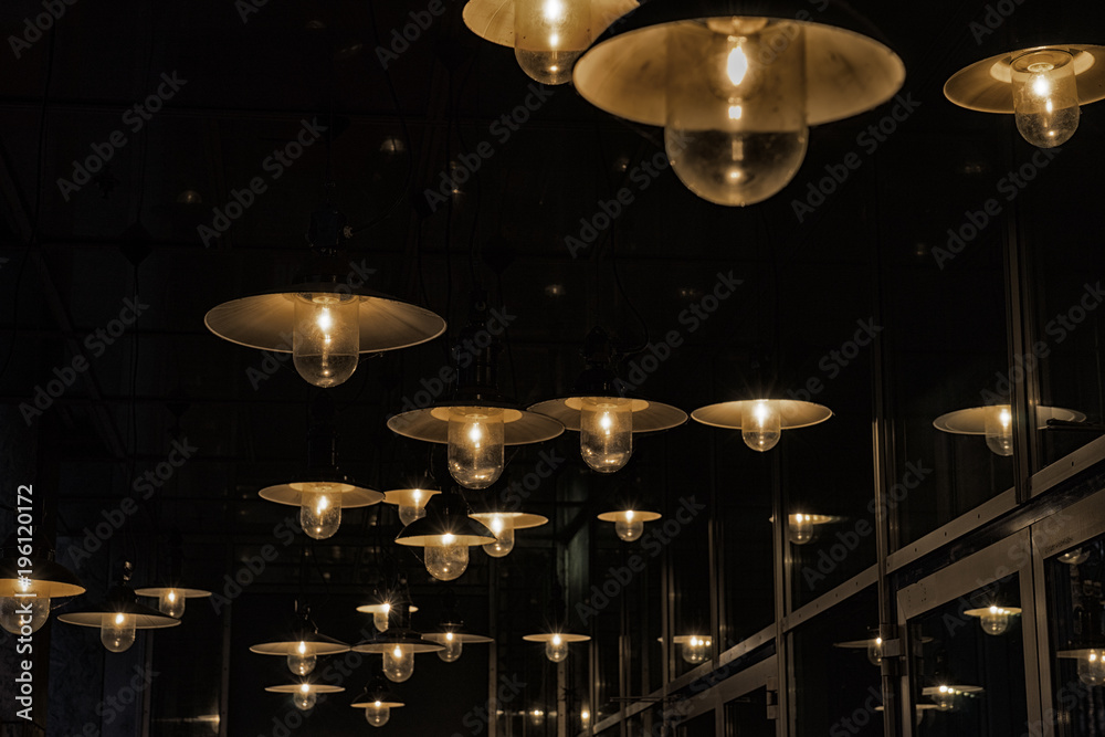 Lampen mit Glühbirnen Lampen mit Glühbirnen