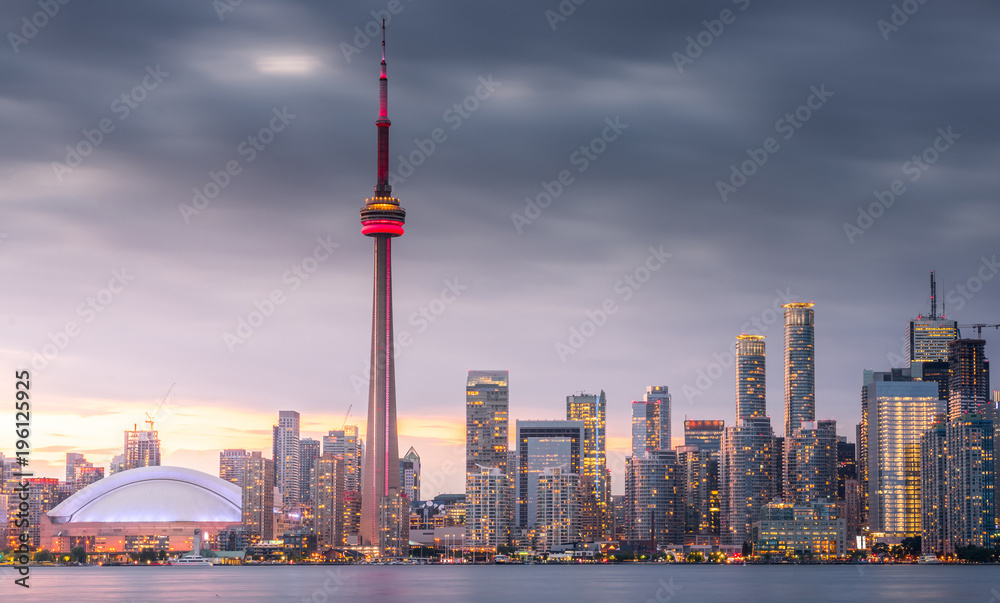 Naklejka premium Modern buildings in Toronto city skyline at night, Ontario, canada