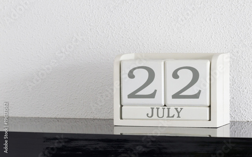 White block calendar present date 22 and month July