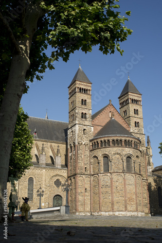 Se Sint Servaaskerk in Maastricht, aan het vrijthof