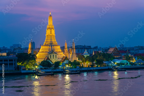 Wat Arun Ratchawararam is located on the Thonburi west bank of Chaopraya river, Bangkok, Thailand © phichak