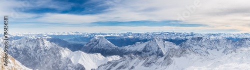 Panorama - Blauer Himmel mit Wolken über den Alpen - High Resolution © Michael