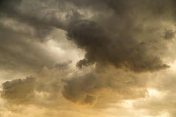 Canvas schilderij Hemel Stormwolken bij zonsondergang aan hemel  © schankz