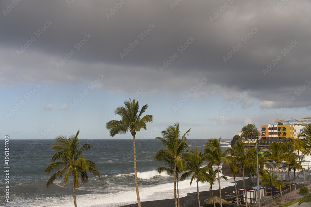 Obraz premium A stormy day with big waves at the beach of Puerto Naos at La Palma west coast / Canary Islands