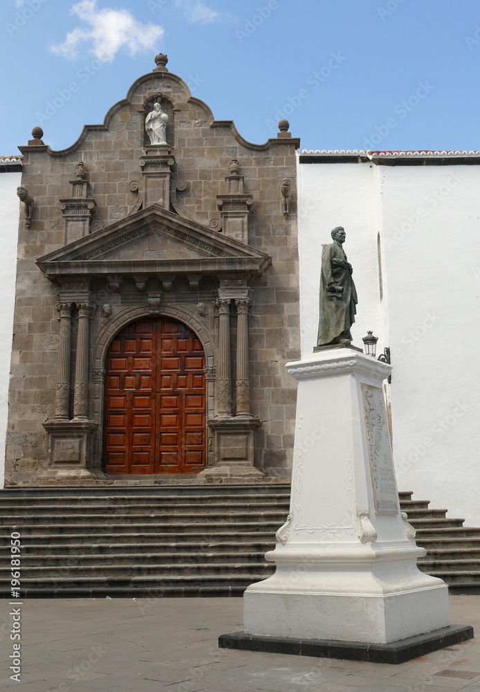 Fototapeta premium La Palma, the church El Salvador in the capital Santa Cruz