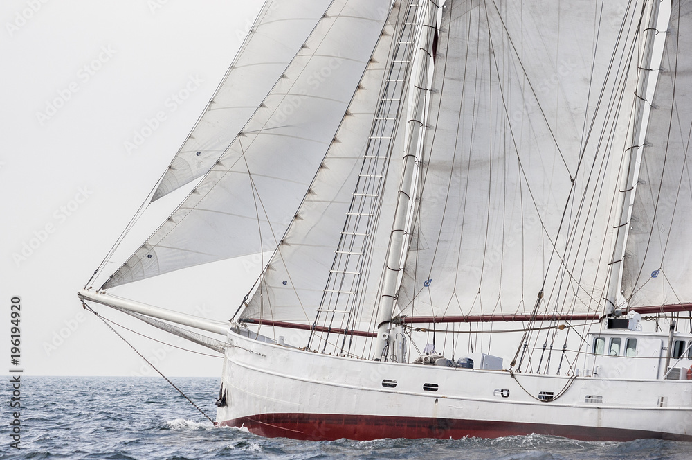 Fototapeta premium weisser Segelschoner auf der Ostsee