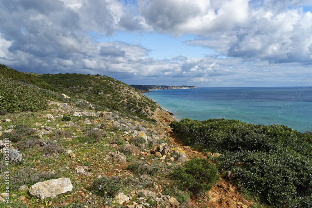 Praia da Salema bei Figueira Algarve, Portugal, Europa