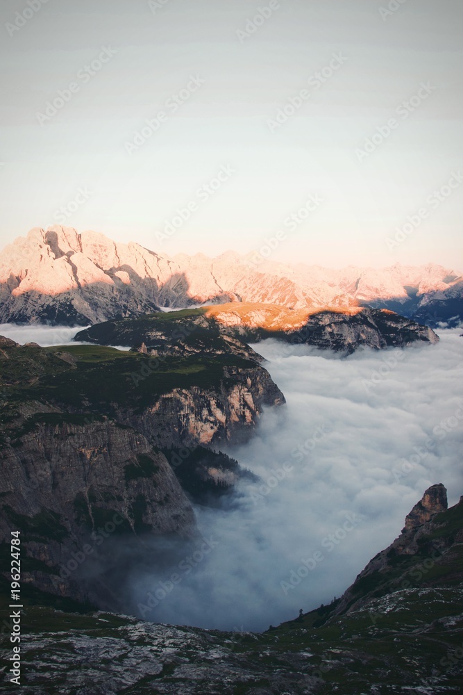 Sonnenaufgang in den Dolomiten 