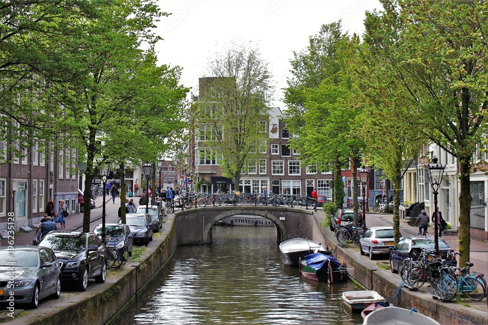 Kanał w Amsterdamie - obrazy, fototapety, plakaty 
