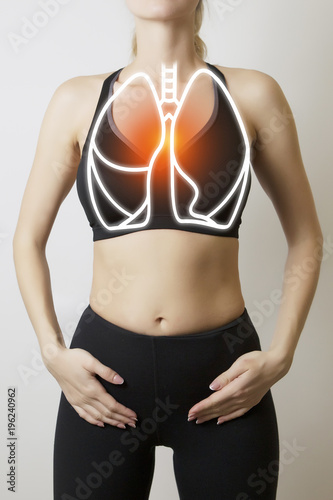 figure with graphic visualisation of lungs © transurfer