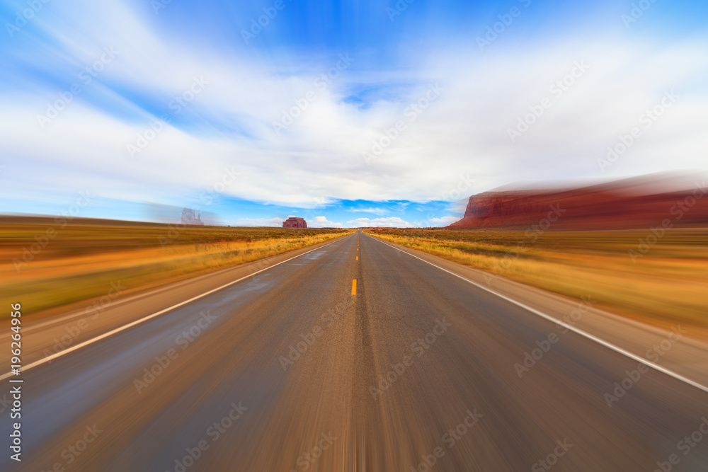 Naklejka premium Arizona desert highway with motion blur