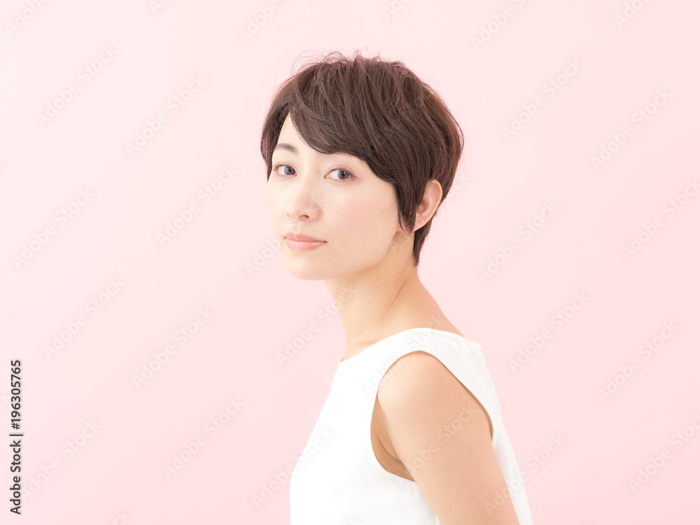 女性・ピンクバック 女性・ピンクバック