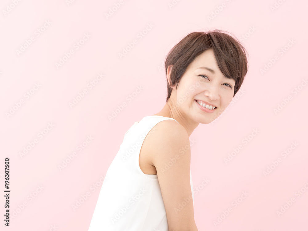 女性・ピンクバック 女性・ピンクバック