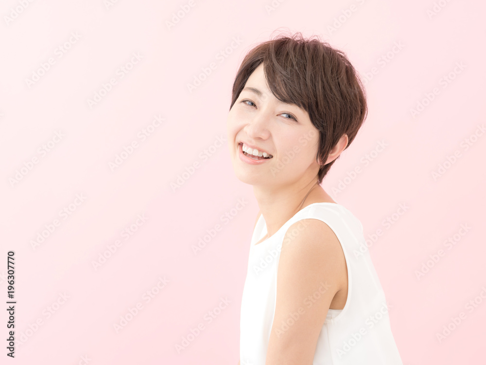 女性・ピンクバック