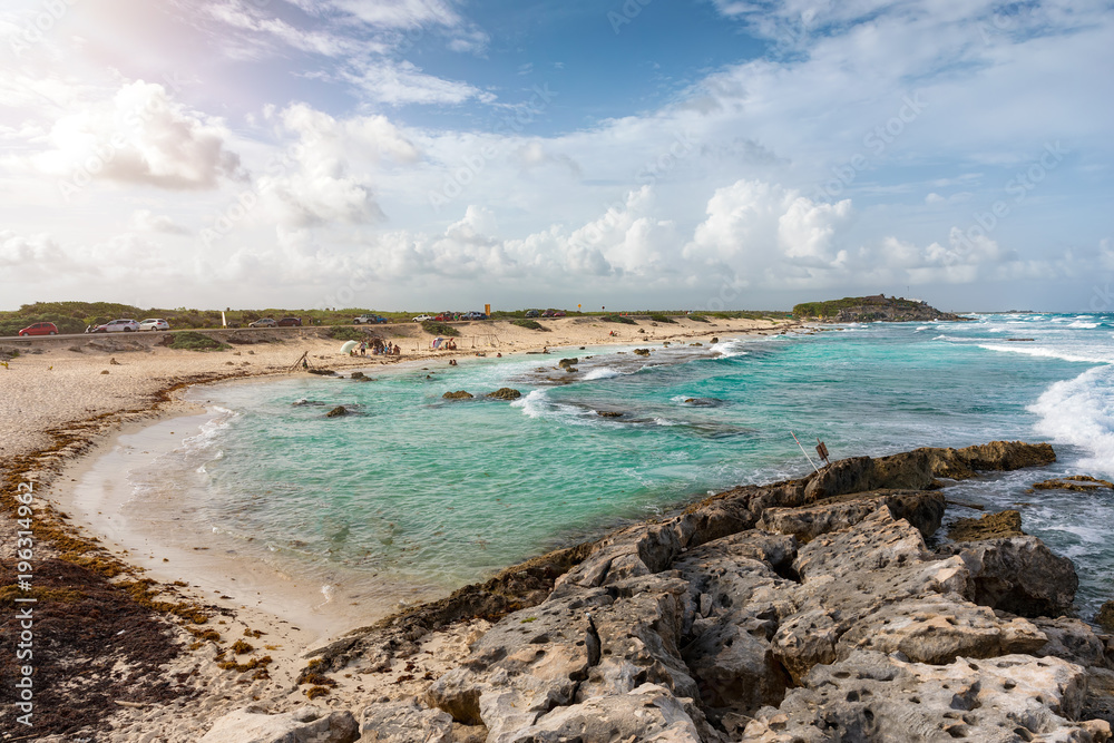 Fototapeta premium Der Playa Publica Strand an der einsamen Südküste der Insel Cozumel, Yukatan, Mexiko