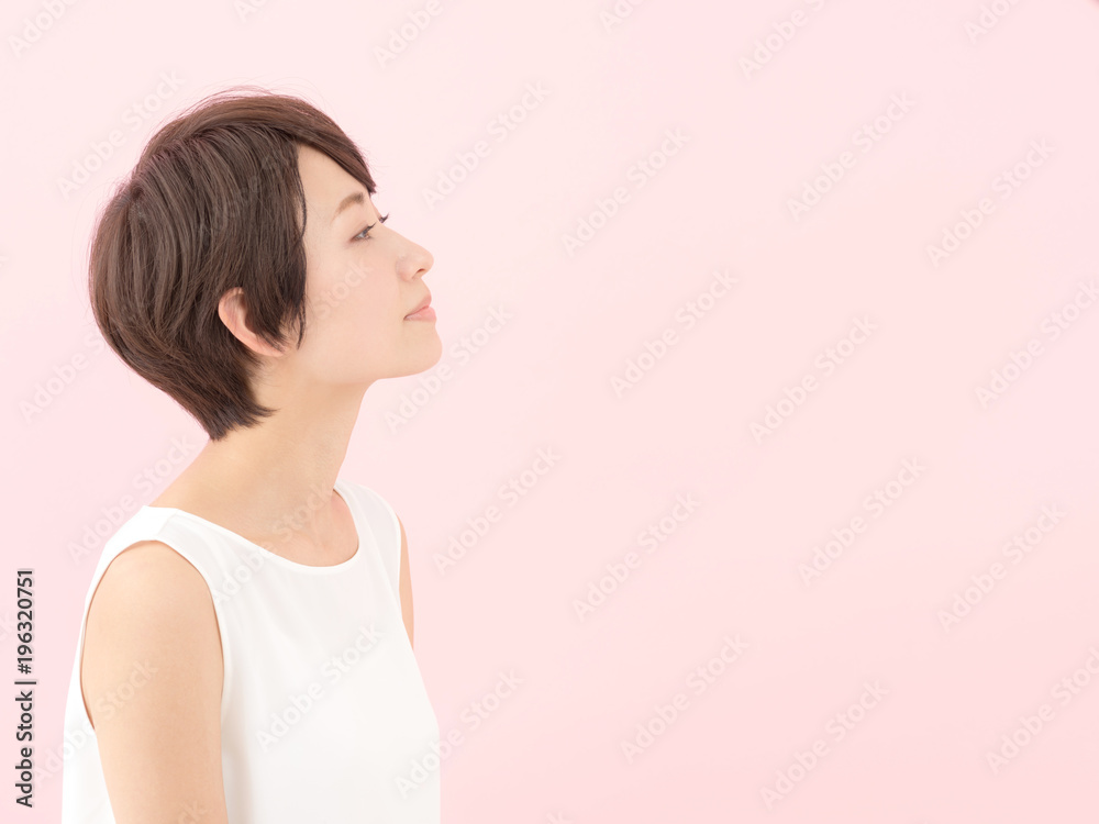 女性・ピンクバック 女性・ピンクバック