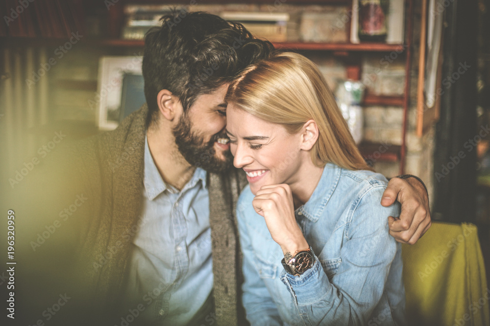 Naklejka premium Smiling couple in hug.
