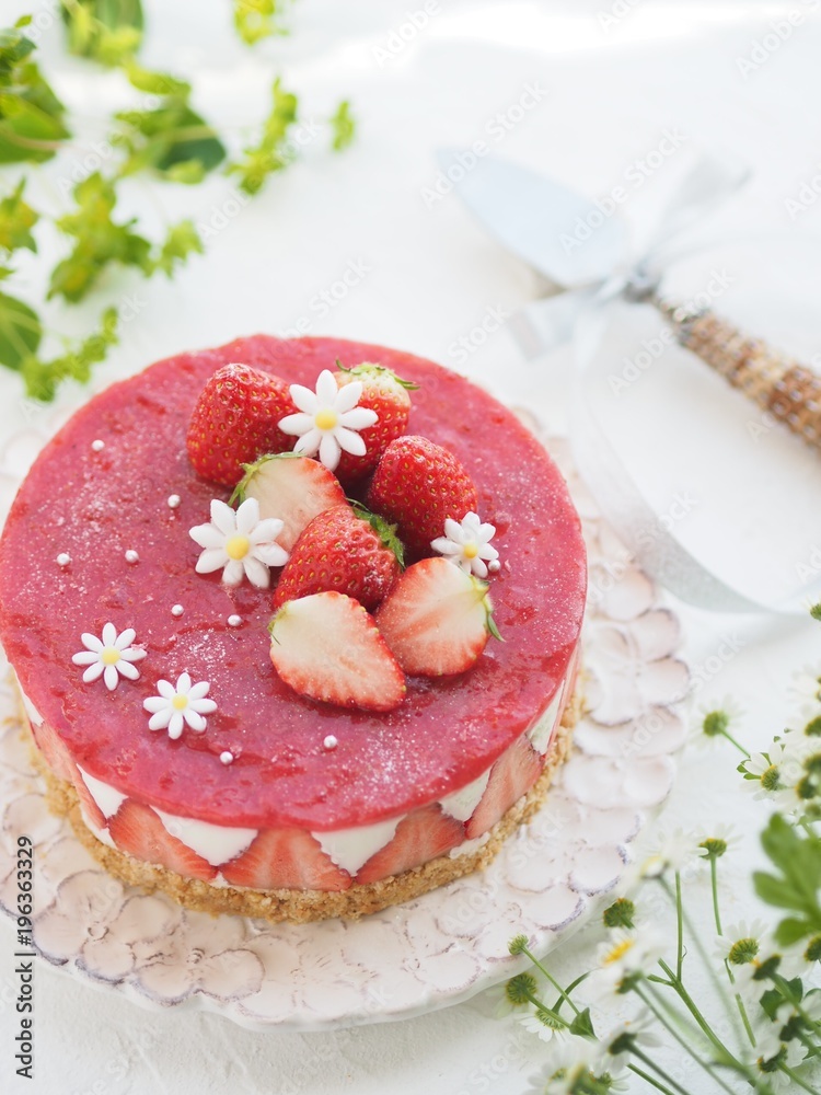 かわいいイチゴのレアチーズケーキ Stock 写真 Adobe Stock