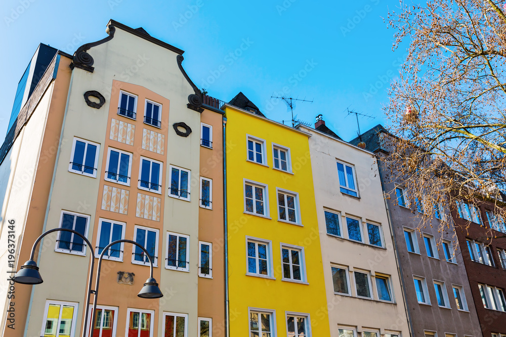 Fototapeta premium old buildings on the Old Market Square in Cologne