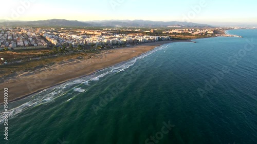 Drone en Puerto de Sagunto, poblacion costera de la Comunidad Valenciana, España. Video aereo con Dron